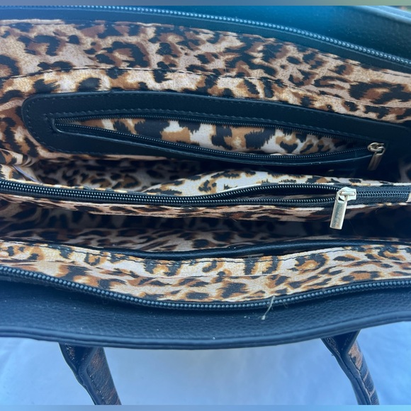 Elegant Black and Leopard Print Handbag & Wallet Set - Picture 7 of 15